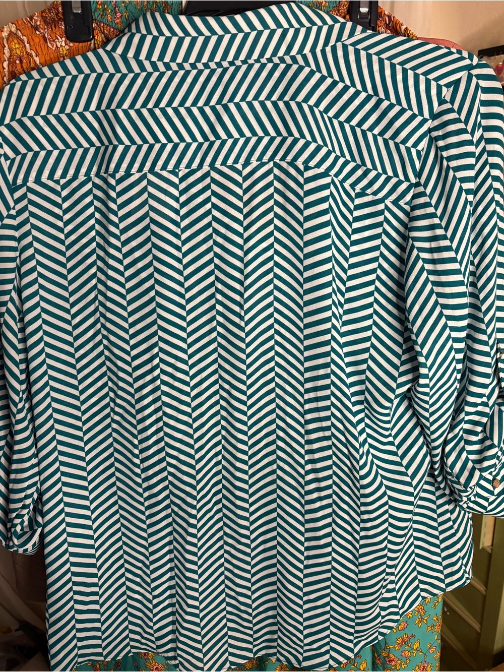 Investments Teal and White Chevron Blouse - Picture 6 of 6